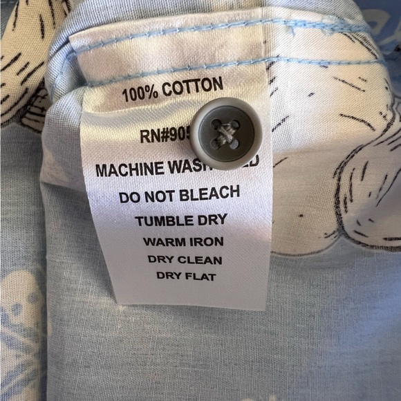 NWT VSTR PREMIUM Men’s Buttoned Down Shirt Size XL Light Blue Skull Snowmen - Picture 8 of 8